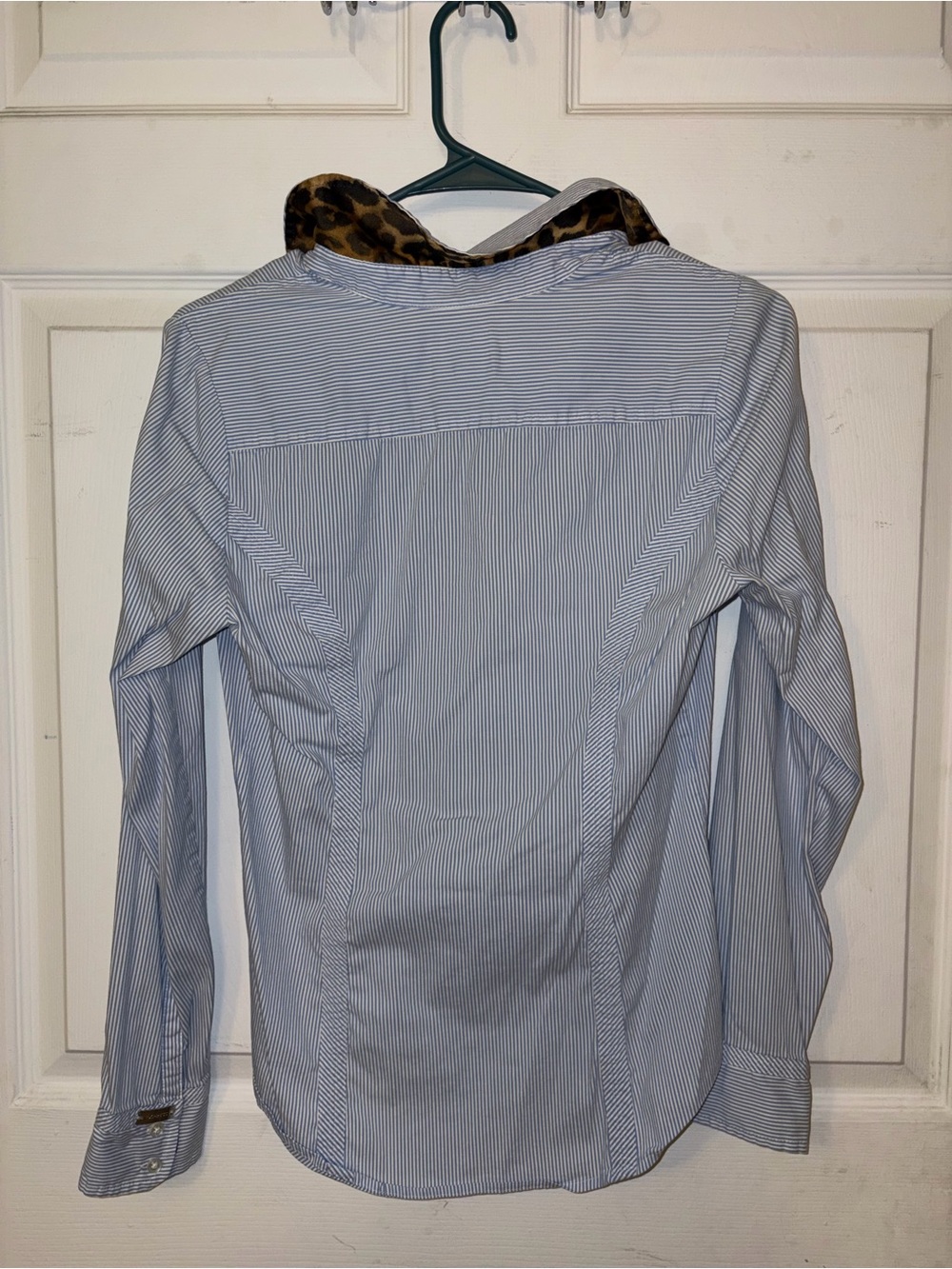 Button up tops - Picture 2 of 10